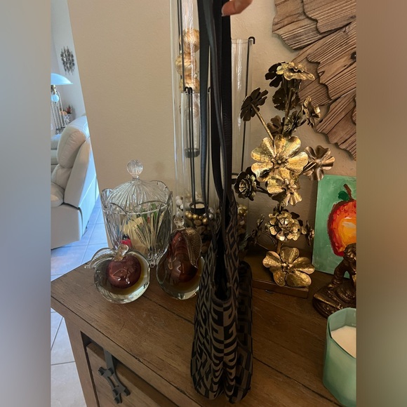 Givenchy Monogram G Tote Shoulder Bag – Brown Logo Canvas – Convertible Handles - Picture 4 of 17